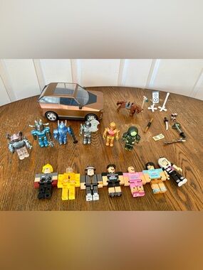 Roblox Brown Toy Convertible Car with Removable Roof and Mini Figures Bundle